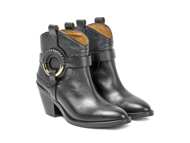 Botas vaqueras con caña alta y puntera afilada