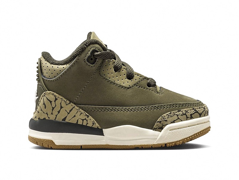 Calzado infantil tipo sneakers botinetas con caña media y alta