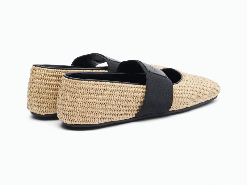 BALLERINAS GIVENCHY MUJER TENDECIA CALZADO PRIMAVERA VERANO 2026 2027 FOTO-4.jpg Ballerinas GIVENCHY: El lujo se viste de rafia