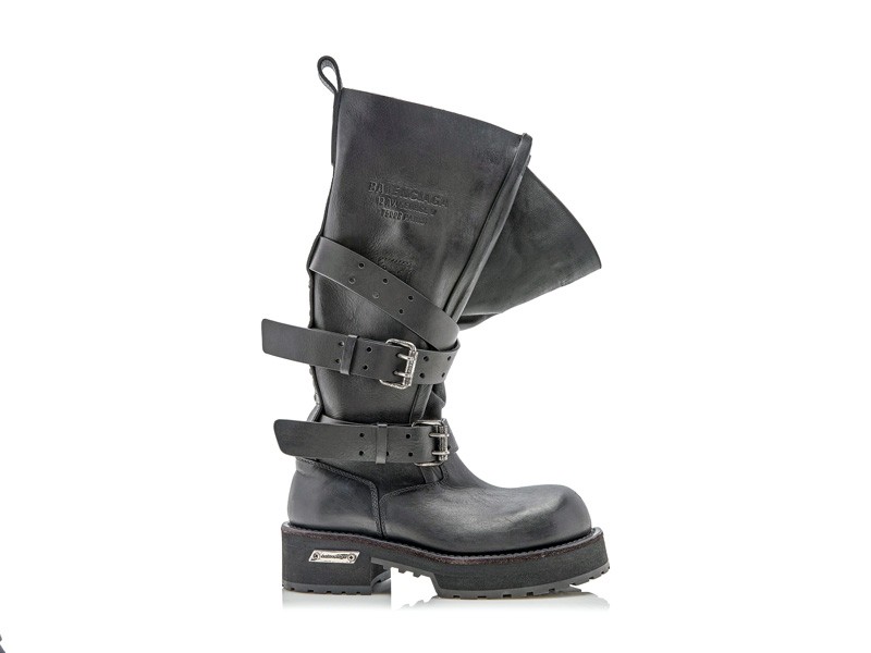 Botas biker con correas, hebillas y suela track