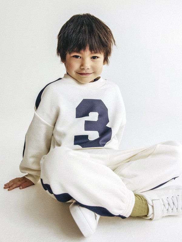 Calzado infantil tipo sneakers botinetas con caña media y alta