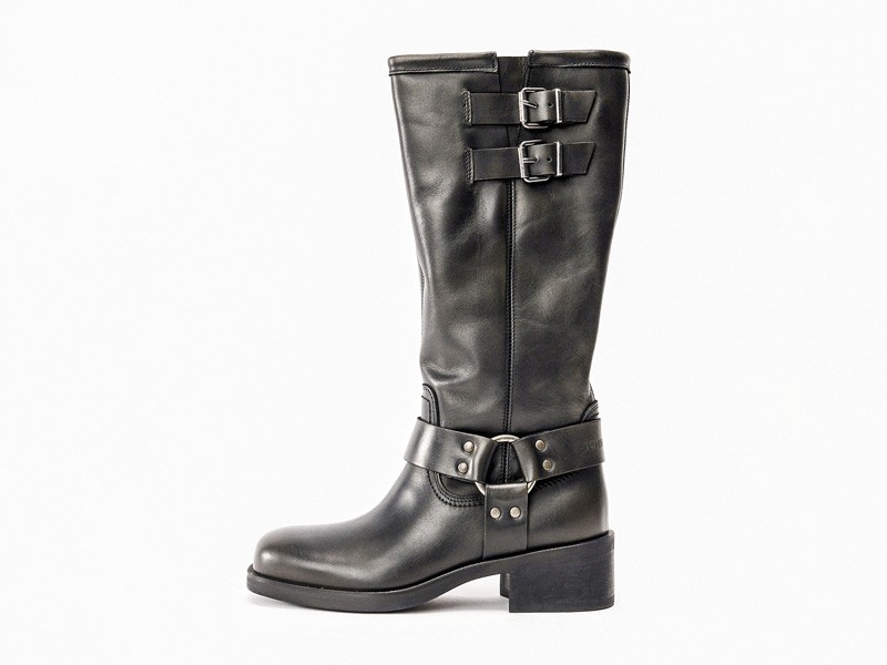Botas biker con correas, hebillas y suela track