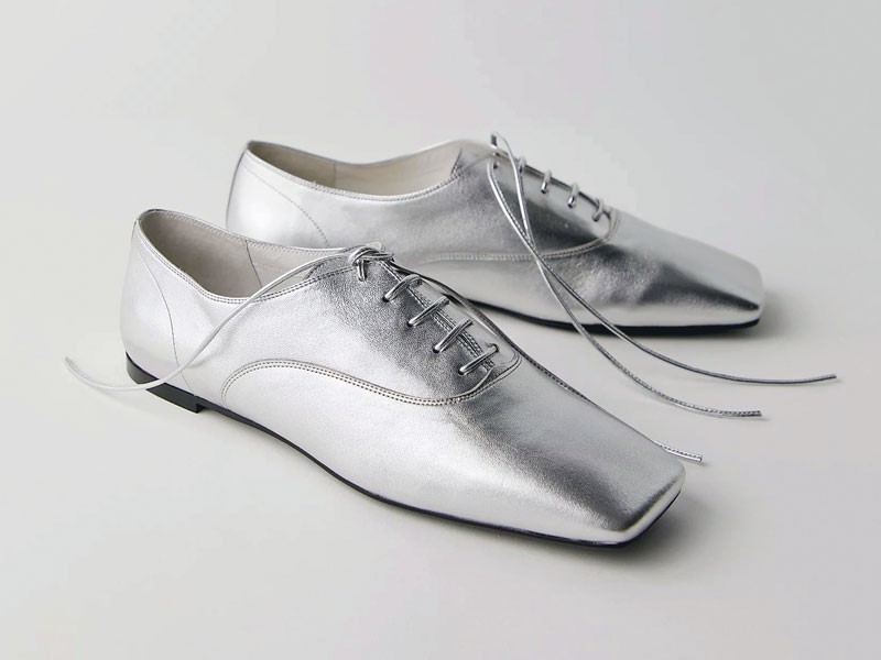 Lace-up shoes