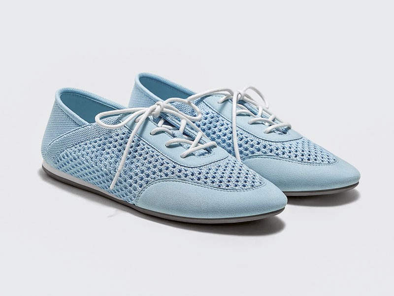 SNEAKERS CLASICAS MUJER CALZADO TENDENCIA PRIMAVERA VERNAO 2026 2027 SERMA1671740734571-c25ca408-3763-440b-adc9-23a89506b2e4.jpg Sneakers slim afinan perfiles con suelas bajas