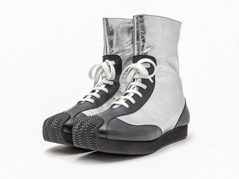 Botas bajas acordonadas