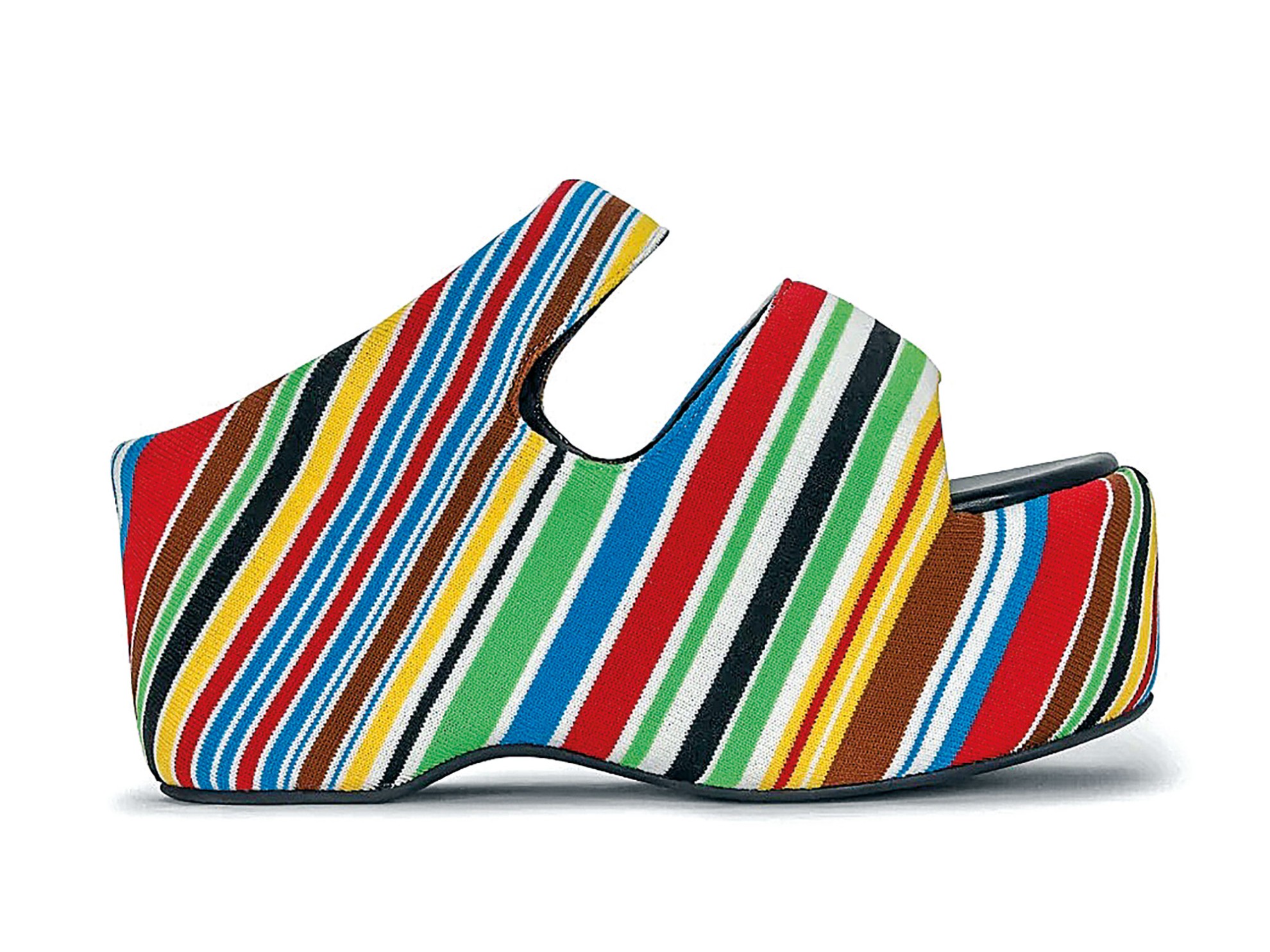 Sandalias y chanclas con plataformas