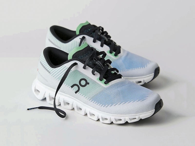 Urban sports sneakers