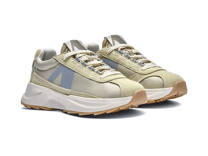Sneakers chunky urbanas con panelería técnica y suelas voluminosas