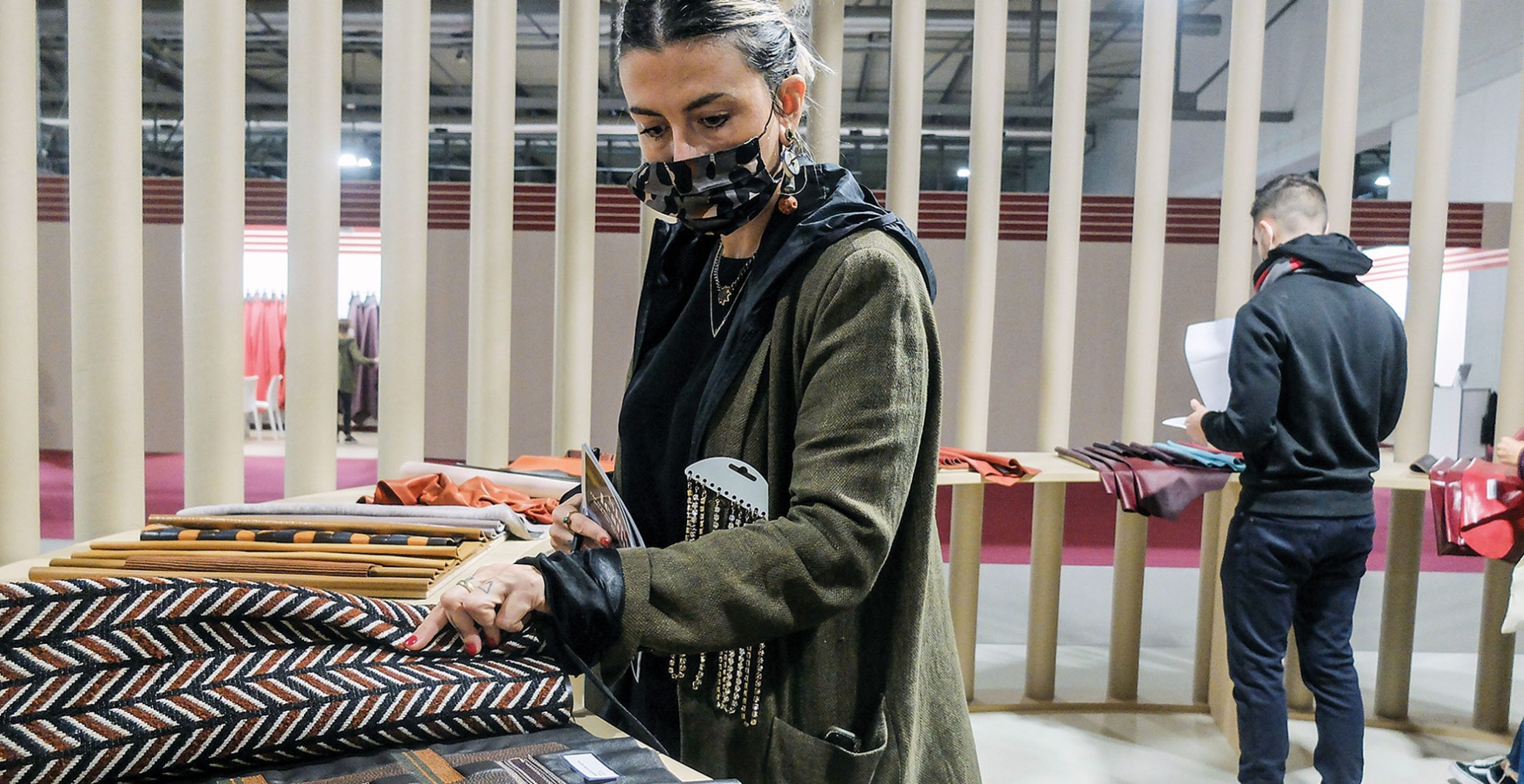 La realización de la feria física permitió a los visitantes tener contacto directo y táctil con los materiales y componentes. LINEAPELLE en Italia: también superó las expectativas
