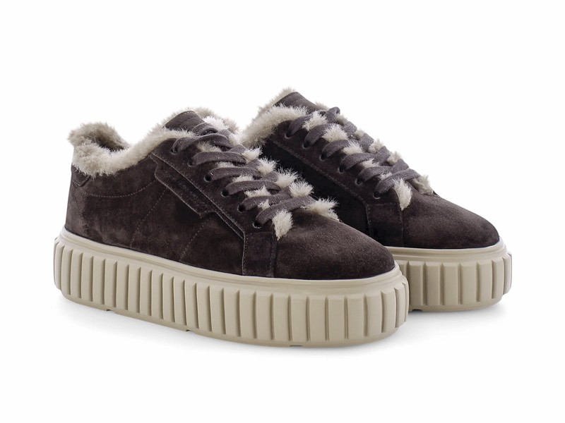 Sneakers: Soft & pop