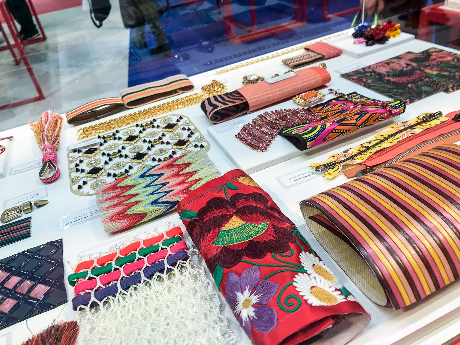 LINEAPELLE: presentó materiales y componentes que serán tendencia