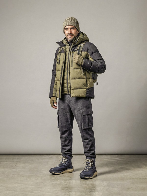 Calzado outdoor para hombre con caña media y suelas técnicas