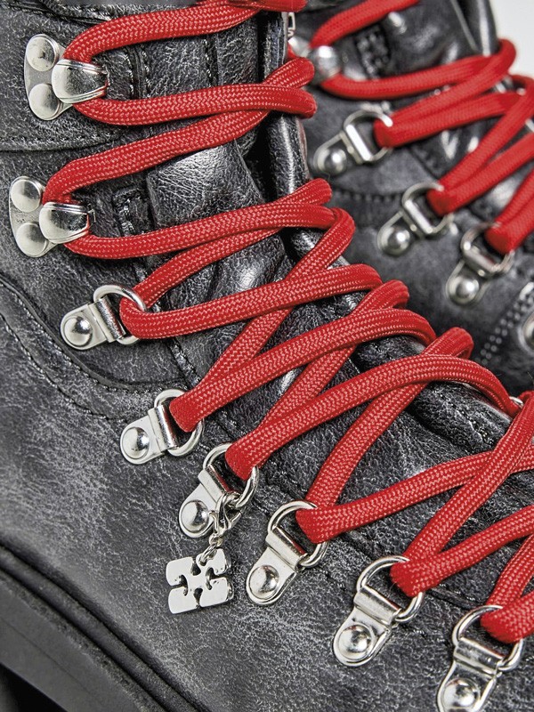 Calzado outdoor para hombre con caña media y suelas técnicas