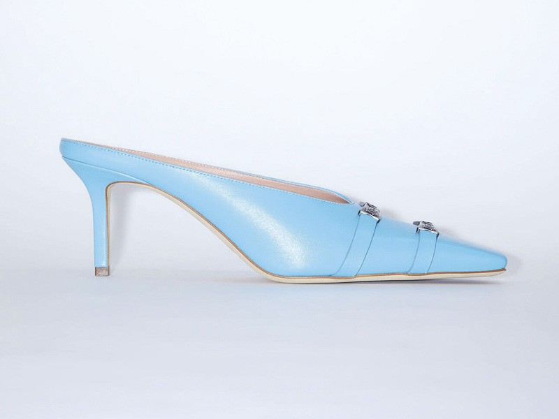 Mules y chanclas altas