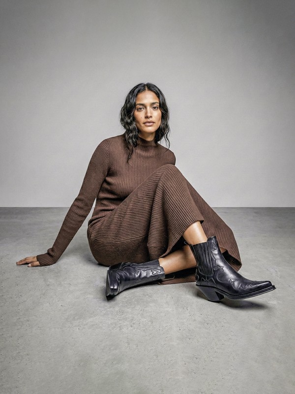 Botas vaqueras con caña alta y puntera afilada