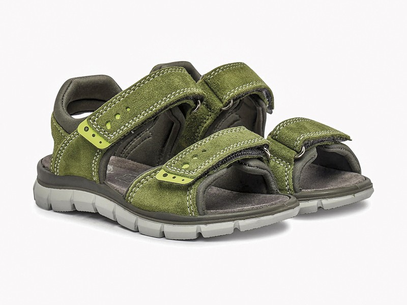 Sandalias infantiles alternan punteras abiertas y semicerradas