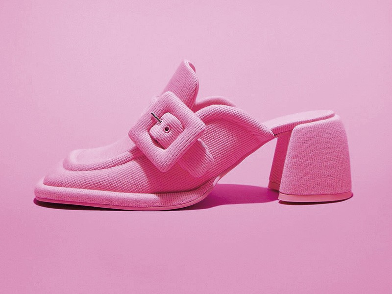 Mules y chanclas altas