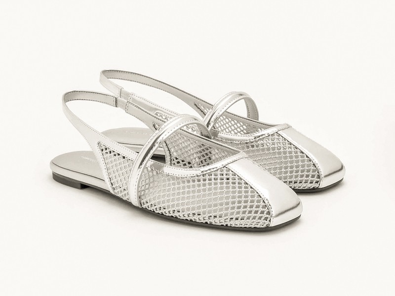 SLINGBACKS DESTALONADOS MUJER TENDENCIA CALZADO MARROQUINERIA BOLSOS CARTERAS PRIMAVERA VERANO 2026 SERMA 1582026-L3-CK1-71720105-07-3.jpg La geometría superficial transforma slingbacks femeninos
