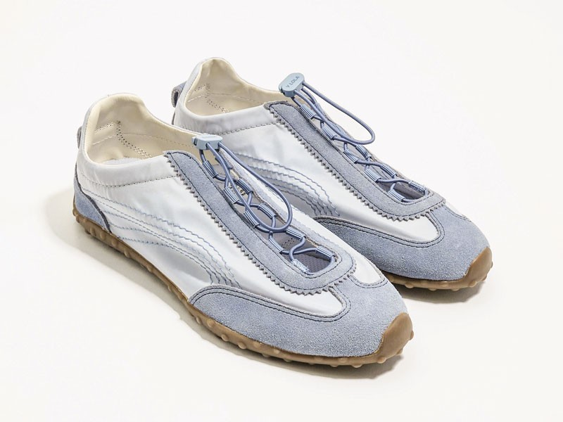SNEAKERS CLASICAS MUJER CALZADO TENDENCIA PRIMAVERA VERNAO 2026 2027 SERMA167261BZ1328_10401_DL1_D_4.jpg Sneakers slim afinan perfiles con suelas bajas