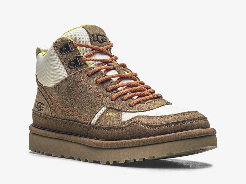 Botas workwear con suela track y costuras visibles