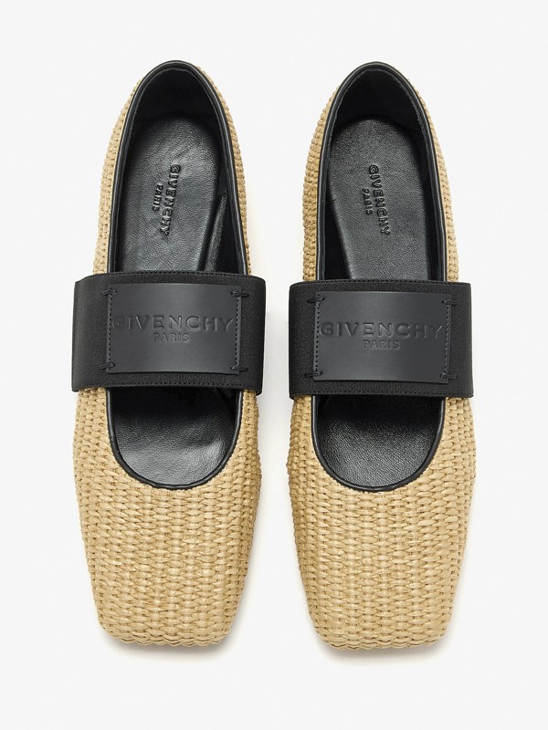 BALLERINAS GIVENCHY MUJER TENDECIA CALZADO PRIMAVERA VERANO 2026 2027 FOTO-7.jpg Ballerinas GIVENCHY: El lujo se viste de rafia