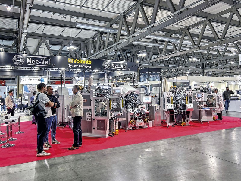 Fueron expuestas las nuevas tecnologías para las manufacturas, con alto grado de automatización y empleo de IA. SIMAC TANNING TECH. Referente mundial de tecnología para el sector