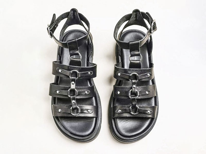 SANDALIAS BAJAS MUJER CALZADO TENDENCIA PRIMAVERA VERNAO 2026 2027 SERMA167106077621_001_b2.jpg Sandalias romanas enlazan tiras, hebillas y tobillos