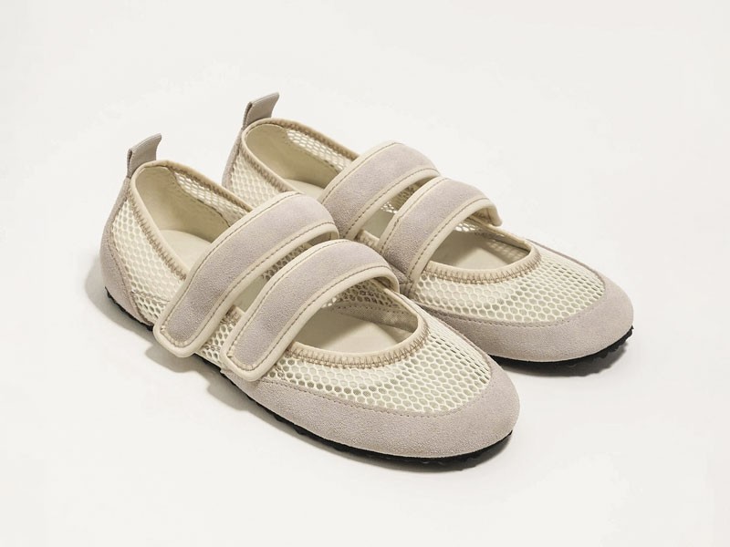 BALLERINAS BALERINAS MARY JANE GUILLEMRINAS MUJER CALZADO TENDENCIA PRIMAVERA VERNAO 2026 2027 SERMA167261BZ1338_10050_D_4.jpg Mary Jane actualizan tiras, mallas y bases sport
