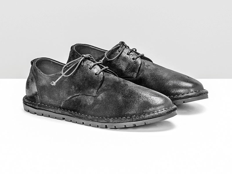 Lace-up casual shoes
