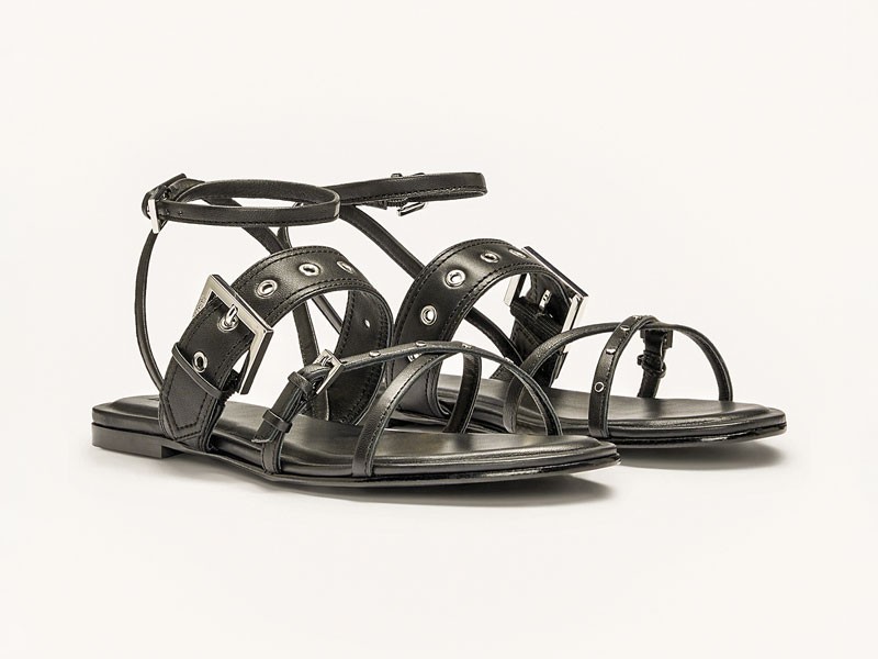 SANDALIAS BAJAS MUJER CALZADO TENDENCIA PRIMAVERA VERNAO 2026 2027 SERMA167hbeu50542090_001_200.jpg Sandalias romanas enlazan tiras, hebillas y tobillos