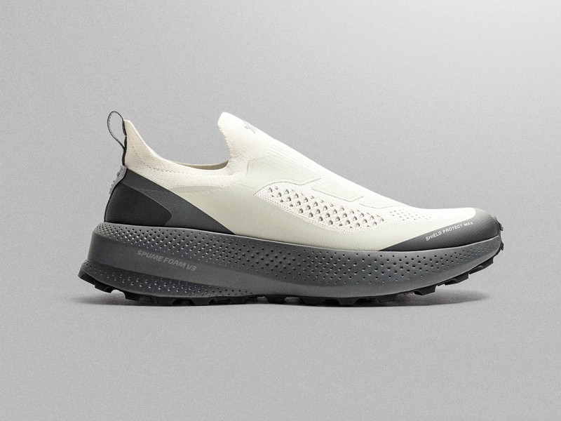 Sneakers chunky urbanas con suelas voluminosas y estética deportiva