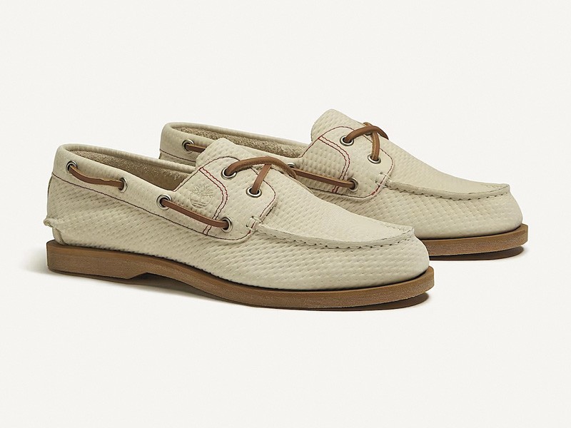 MOCASINES NAUTICOS CALZADO TENDENCIA PRIMAVERA VERNAO 2026 2027 SERMA 157Timberland-Classic-Boat-Shoe-for-Women-in-Light-Beige-TBL-ALT4.jpg Náuticos masculinos combinan costuras moc, suelas y tonos neutros