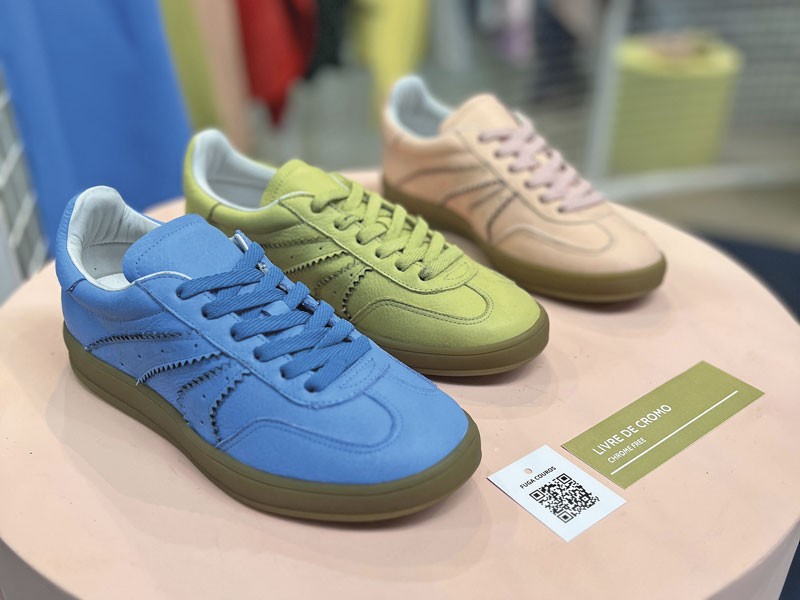 Sneakers retro consolidan suelas gum y color deportivo
