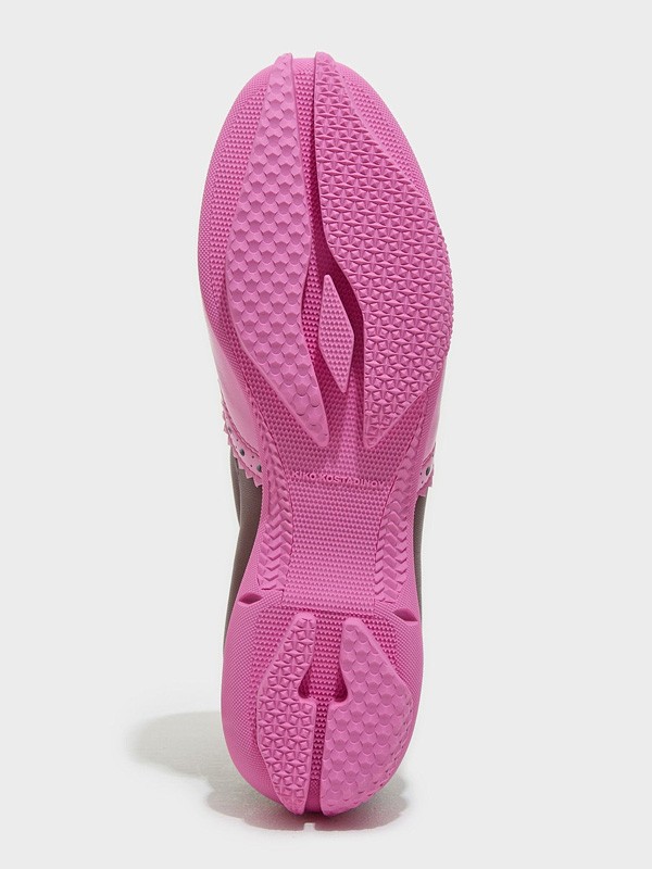 Avanza la estética híbrida en el modelaje de calzados