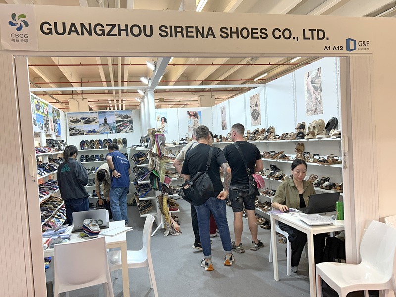 Masiva concurrencia de expositores chinos, provenientes de las principales zonas industriales. EXPO RIVA SCHUH se consolidó como el mayor encuentro global del calzado y manufacturas