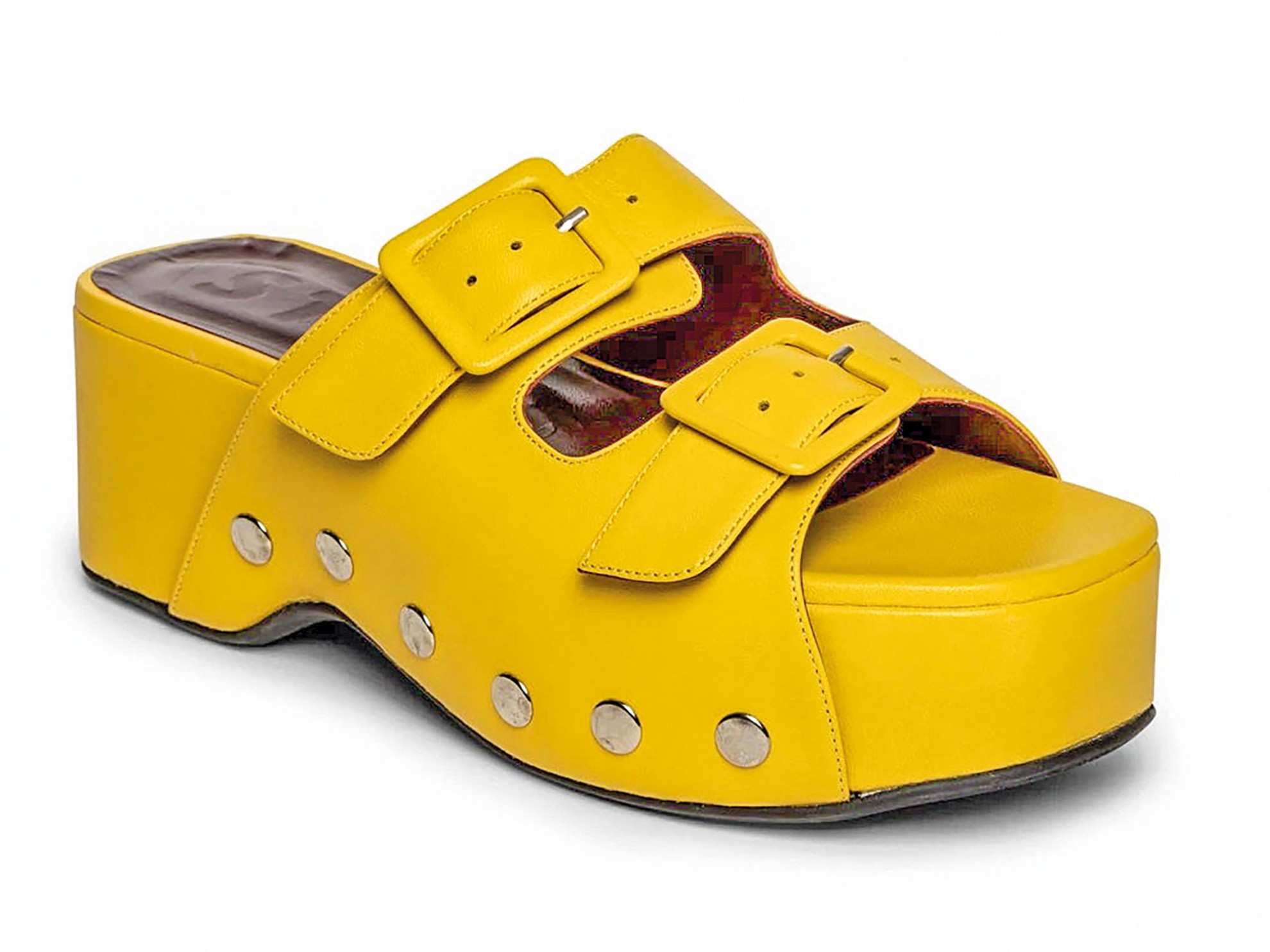 Sandalias y chanclas con plataformas