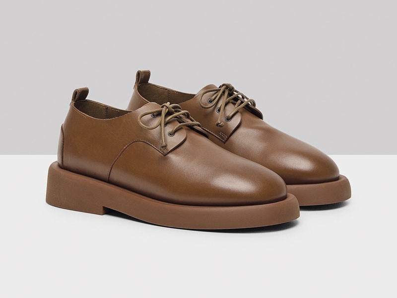 Sport lace-up shoes: Building on classics