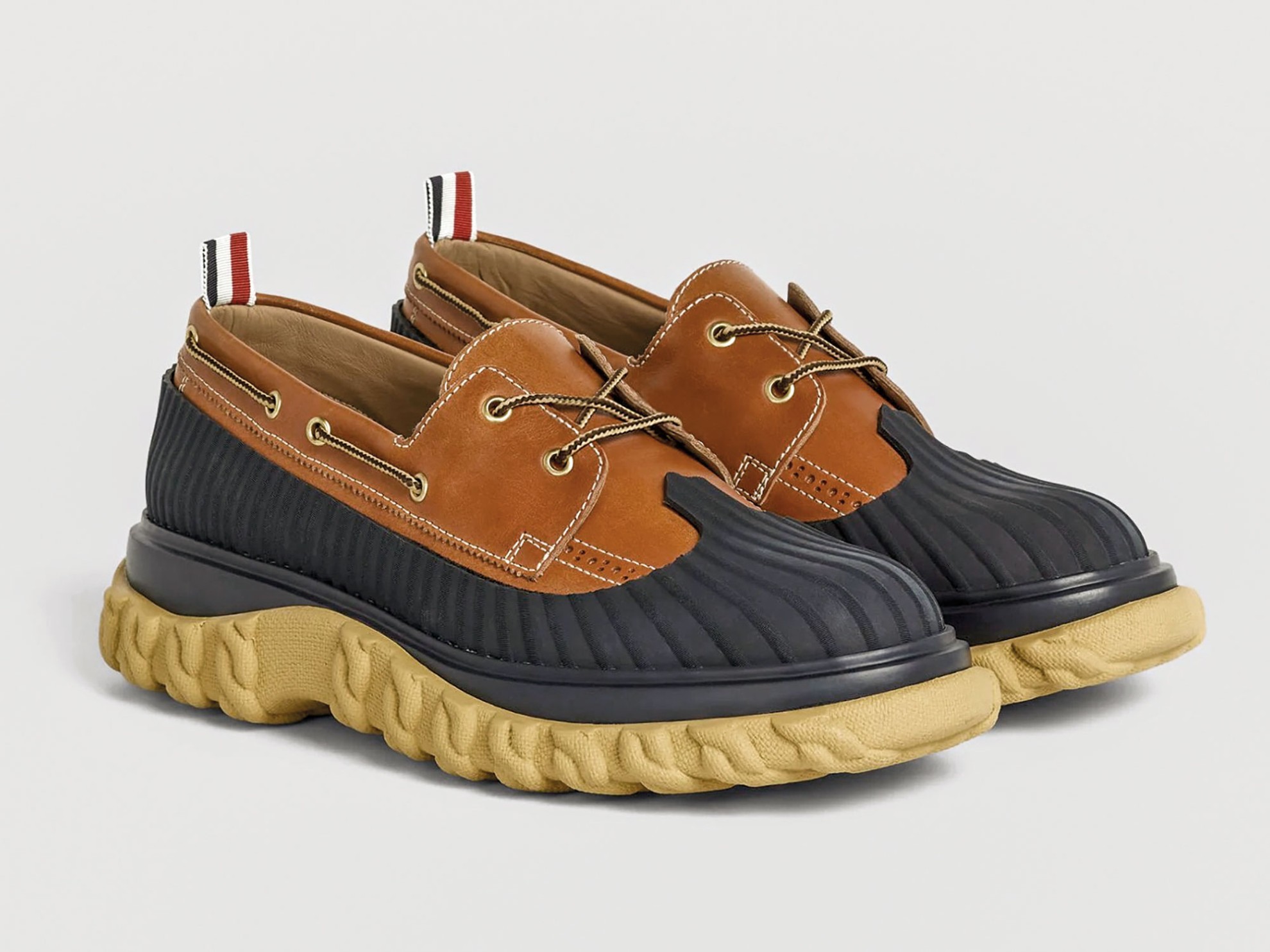 Zapatos bajos acordonados