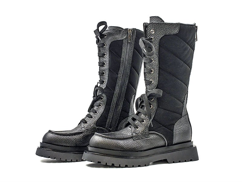 Botas bajas acordonadas