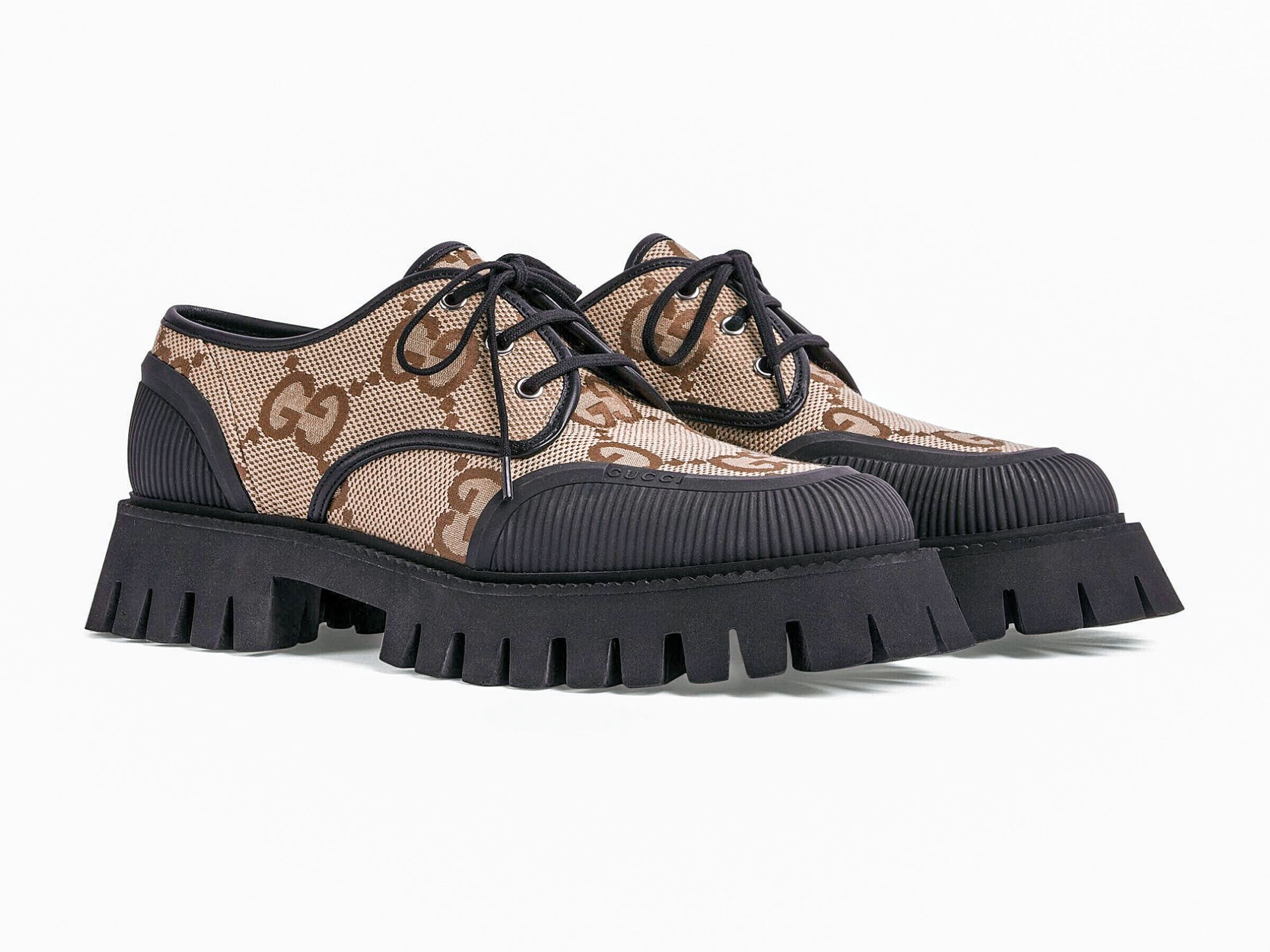 Zapatos bajos acordonados