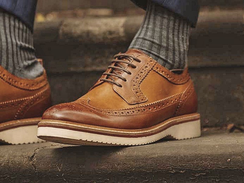 Sport lace-up shoes: Building on classics