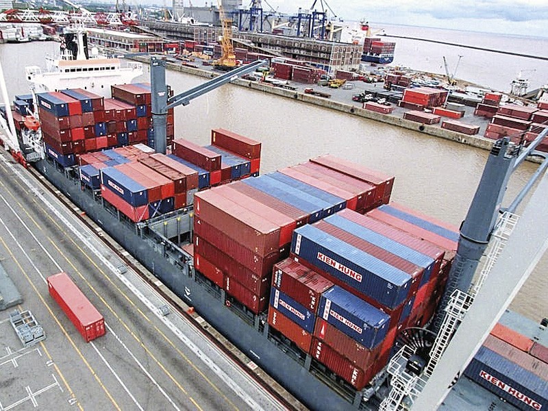 La nueva medida arancelaria significa una disminución del 10% para los productos chinos que ingresan al país del norte.