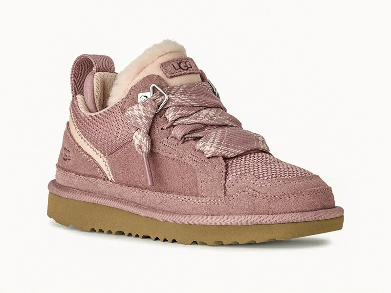 Calzado infantil tipo sneakers botinetas con caña media y alta