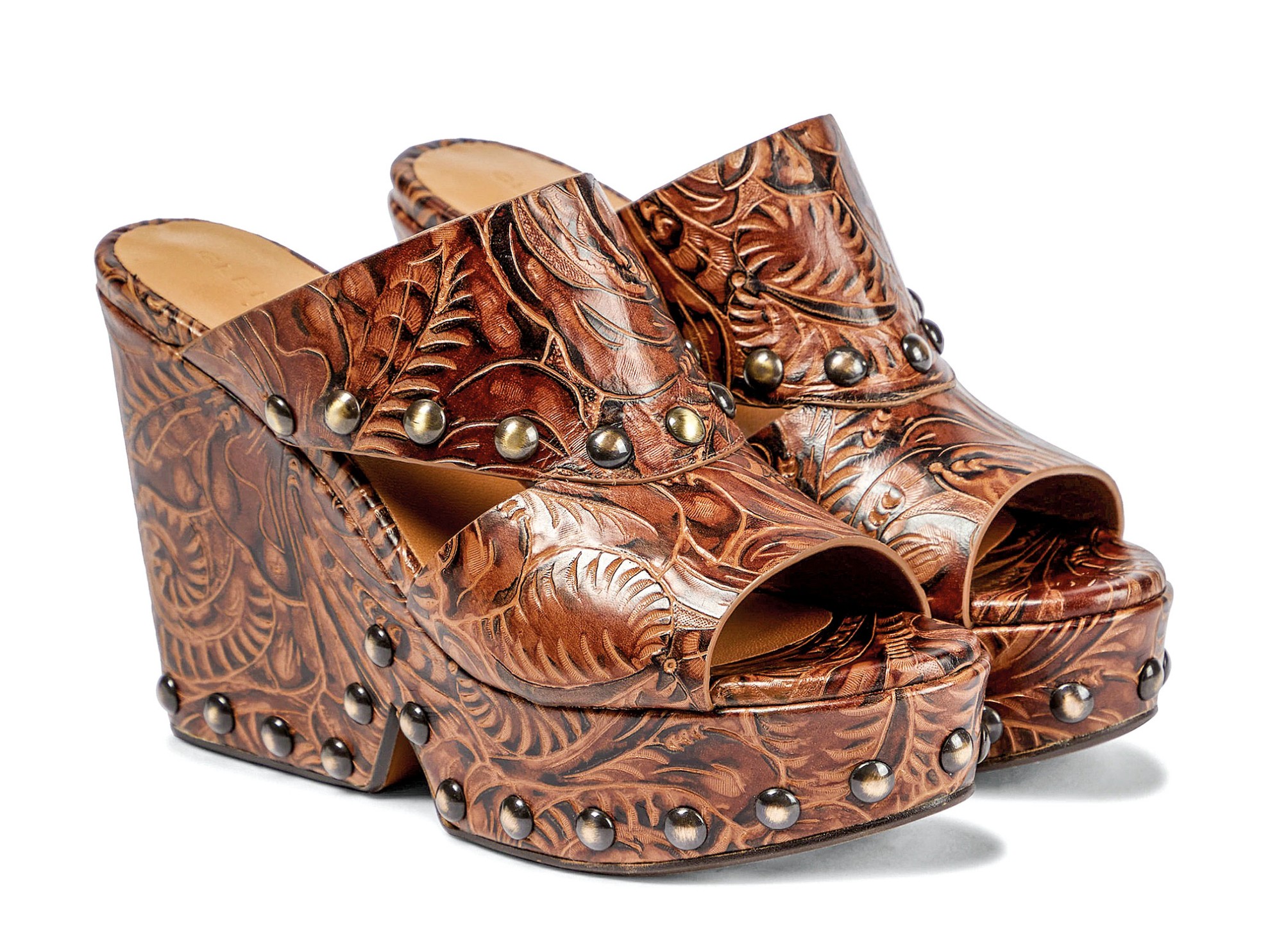 Sandalias y chanclas con plataformas