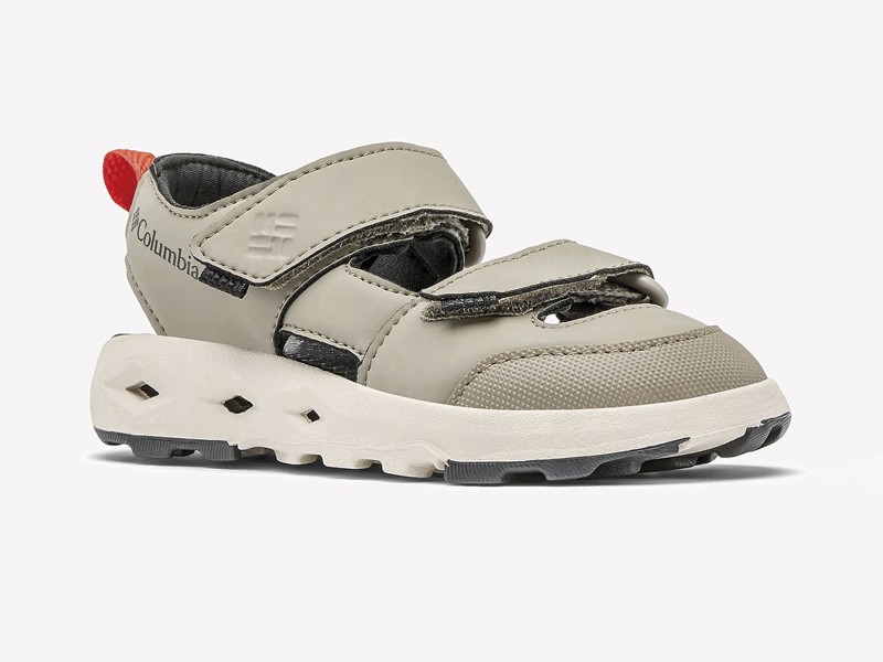Sandalias infantiles alternan punteras abiertas y semicerradas