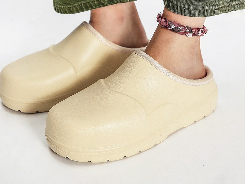 ZUECOS INYECTADOS MUJER TENDENCIA CALZADO MARROQUINERIA BOLSOS CARTERAS PRIMAVERA VERANO 2026 SERMA 158 descarga-(14).jpg Inyectados articulan aberturas entre capellada y base