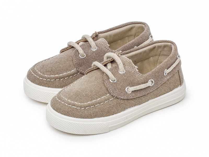 Closed children's shoes