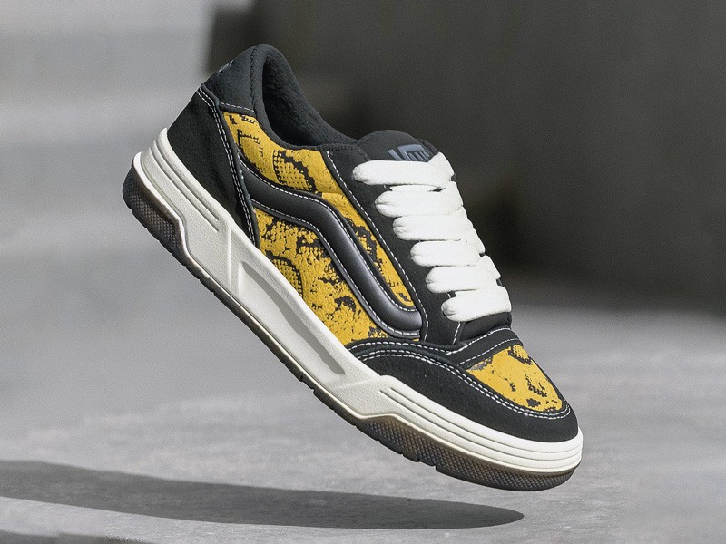 Calzado skater con suelas vulcanizadas y perfiles bajos